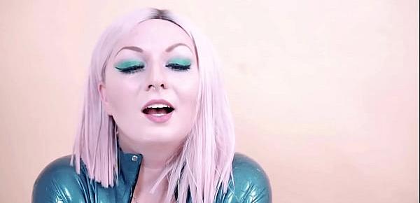  beautiful milf with big shiny ass tease and seduce you by curvy kinky body and wanna play in role play